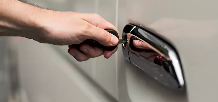 Why Choose Our Auto Locksmith Team in Tamiami, FL?